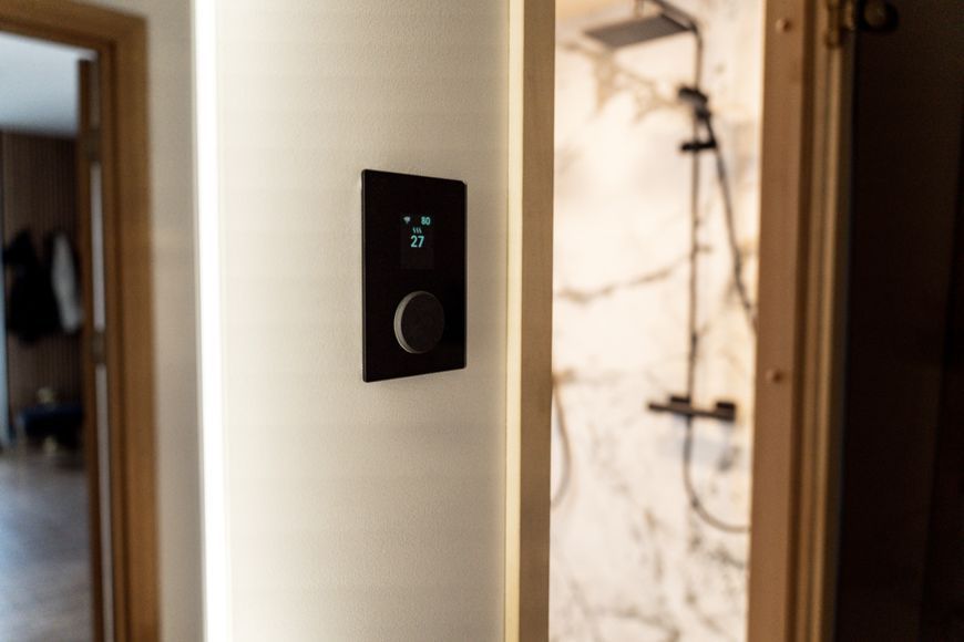 Пульт керування HUUM UKU 4.2 Glass з функцією WiFi (Black, Wifi) EQCP-HU-4.2GWFB фото
